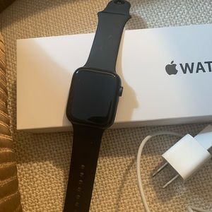 Apple Watch SE Space Gray Aluminum Case. Black sport band. 44 MM